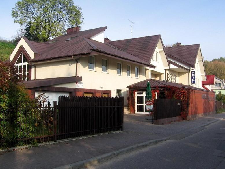 Hotel Baltazar Пултуск Экстерьер фото