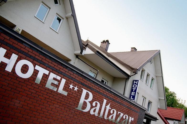Hotel Baltazar Пултуск Экстерьер фото